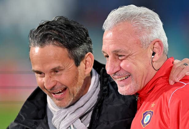 30 04 2022, xfux, Fussball 2 Bundesliga, SV Darmstadt 98 FC Erzgebirge Aue, emonline, emspor, v l Dirk Schuster, coach and sports director Pavel Dotchev Erzgebirge Aue DFL DFB REGULATIONS PROHIBIT ANY USE OF PHOTOGRAPHS AS IMAGE SEQUENCES AND OR QUASI VIDEO Special Instructions as well as Rights Usage Terms Terms of Use note Darmstadt