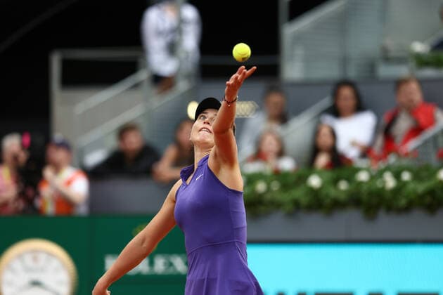 April 30, 2022, MADRID, MADRID, SPAIN: Paula Badosa of Spain in action against Simona Halep of Romania during the Mutua Madrid Open 2022 celebrated at La Caja Magica on April 30, 2022, in Madrid, Spain. MADRID SPAIN - ZUMAa181 20220430_zaa_a181_260 Copyright: xOscarxJ.xBarrosox