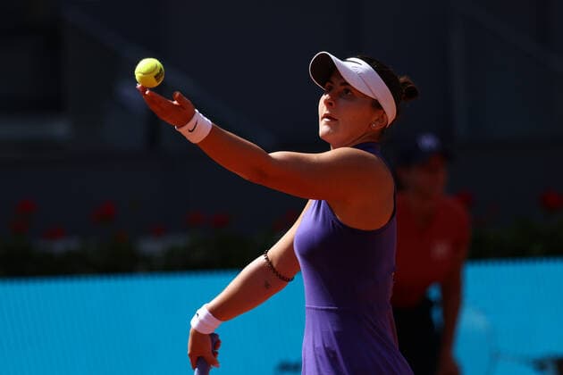 May 1, 2022, MADRID, MADRID, SPAIN: Bianca Andreescu of Canada in action against Danielle Collins of United States during the Mutua Madrid Open 2022 celebrated at La Caja Magica on May 01, 2022, in Madrid, Spain. MADRID SPAIN - ZUMAa181 20220501_zaa_a181_001 Copyright: xOscarxJ.xBarrosox
