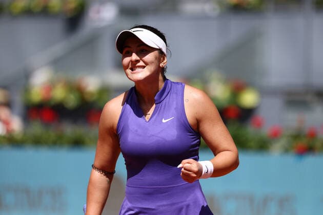 May 1, 2022, MADRID, MADRID, SPAIN: Bianca Andreescu of Canada in action against Danielle Collins of United States during the Mutua Madrid Open 2022 celebrated at La Caja Magica on May 01, 2022, in Madrid, Spain. MADRID SPAIN - ZUMAa181 20220501_zaa_a181_021 Copyright: xOscarxJ.xBarrosox