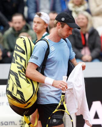 Botic van de Zandschulp leaves the court after retiring due to injury, Mens Singles, Final, Final Tennis BMW Open 2022 ATP MTTC Iphitos Munich Germany 1 May 2022 Copyright: xJuergenxHasenkopfx