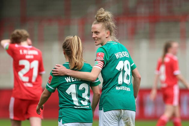 from left scorer Ricarda Walkling SV Werder Bremen, 13 and Lina Hausicke SV Werder Bremen, 18 with goal celebration, jubilation, optimistic, game scene, highlight, joy about the goal, 01 05 2022, Berlin Germany , soccer, test match, 1 FC Union Berlin SV Werder Bremen xobx