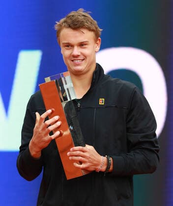Holger Rune DEN trophy, award ceremony, winner, cheering, trophae Holger Rune DEN and Botic van de Zandschulp NED ATP Singles Final, final, single, Tennis BMW Open by American Express 2022 01 05 2022 PHOTO Mladen Lackovic LakoPress