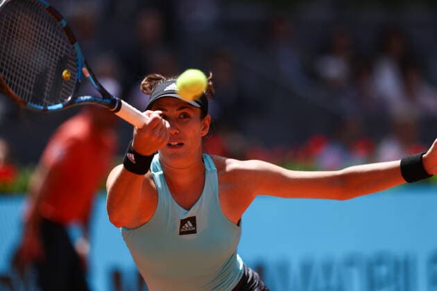 May 1, 2022, MADRID, MADRID, SPAIN: Garbine Muguruza of Spain in action against Anhelina Kalinina of Ukraine during the Mutua Madrid Open 2022 celebrated at La Caja Magica on May 01, 2022, in Madrid, Spain. MADRID SPAIN - ZUMAa181 20220501_zaa_a181_055 Copyright: xOscarxJ.xBarrosox