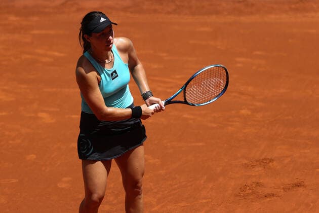 May 1, 2022, MADRID, MADRID, SPAIN: Jessica Pegula of United States in action against Kaia Kanepi of Estonia during the Mutua Madrid Open 2022 celebrated at La Caja Magica on May 01, 2022, in Madrid, Spain. MADRID SPAIN - ZUMAa181 20220501_zaa_a181_071 Copyright: xOscarxJ.xBarrosox