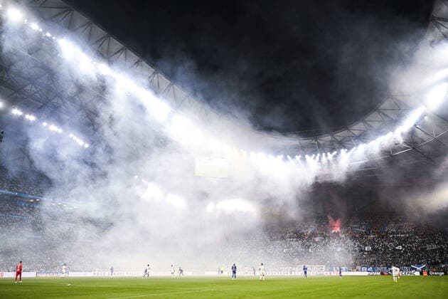 Bilder des Jahres 2022, Sport 05 Mai Sport Themen der Woche KW17 ambiance OM OL a la suite des fumigenes tires par les Supporters de l OM - ULtras Winners FOOTBALL : Marseille vs Lyon - Ligue1 Uber Eats - 01 05 2022 JBAutissier Panoramic 