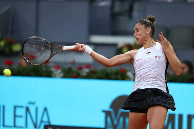 May 1, 2022, MADRID, MADRID, SPAIN: Sara Sorribes of Spain in action against Naomi Osaka of Japan during the Mutua Madrid Open 2022 celebrated at La Caja Magica on May 01, 2022, in Madrid, Spain. MADRID SPAIN - ZUMAa181 20220501_zaa_a181_234 Copyright: xOscarxJ.xBarrosox