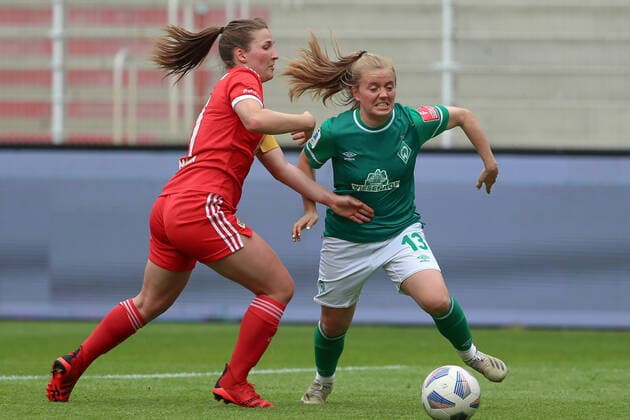 f li Katja Orschmann 1 FC Union Berlin, 11 and Ricarda Walkling SV Werder Bremen, 13 in duel, duel, dynamics, action, action, match scene, 01 05 2022, Berlin Germany , football, test match, 1 FC Union Berlin SV Werder Bremen xobx