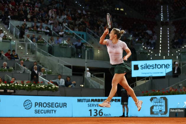 May 2, 2022, MADRID, MADRID, SPAIN: Simona Halep of Romania in action against Cori Gauff of United States during the Mutua Madrid Open 2022 celebrated at La Caja Magica on May 02, 2022, in Madrid, Spain. MADRID SPAIN - ZUMAa181 20220502_zaa_a181_157 Copyright: xOscarxJ.xBarrosox