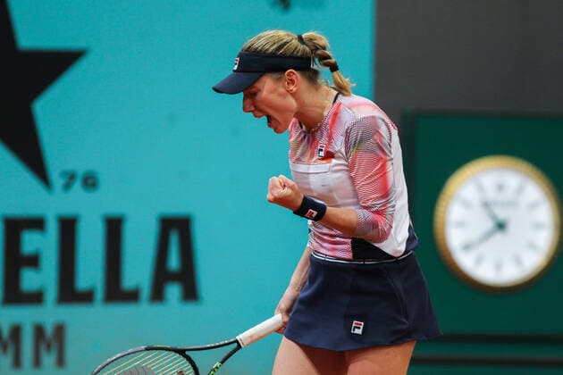 May 3, 2022, MADRID, MADRID, SPAIN: Ekaterina Alexandrova from Russia in action against Marie Bouzkova from Czech Republic during the Mutua Madrid Open 2022 celebrated at La Caja Magica on May 02, 2022, in Madrid, Spain. MADRID SPAIN - ZUMAa181 20220503_zaa_a181_061 Copyright: xIrinaxR.xHipolitox