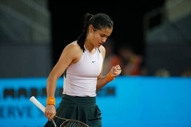 Mandatory Credit: Photo by Ella Ling Shutterstock (12915020cd) Emma Raducanu of GBR in action Mutua Madrid Open, Tennis, La Caja Magica, Madrid, Spain - 03 May 2022 Mutua Madrid Open, Tennis, La Caja Magica, Madrid, Spain - 03 May 2022  Copyright: xEllaxLing Shutterstockx 12915020cd