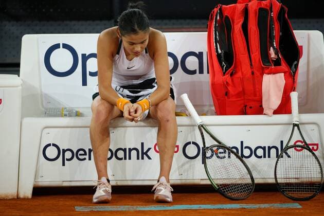 Mandatory Credit: Photo by Ella Ling Shutterstock (12915020ce) Emma Raducanu of GBR in action Mutua Madrid Open, Tennis, La Caja Magica, Madrid, Spain - 03 May 2022 Mutua Madrid Open, Tennis, La Caja Magica, Madrid, Spain - 03 May 2022  Copyright: xEllaxLing Shutterstockx 12915020ce