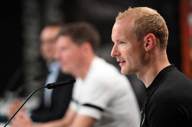 04 05 2022, xjhx, football UEFA Europa League, Eintracht Frankfurt training and press conference emspor, f l press officer Bartosz Niedzwiedzki Eintracht Eintracht Frankfurt , coach Oliver Glasner Eintracht Frankfurt zautz, Sebastian Rode Eintracht Frankfurt DFL DFB REGULATIONS PROHIBIT ANY USE OF PHOTOGRAPHS as IMAGE SEQUENCES and or QUASI VIDEO Frankfurt am Main