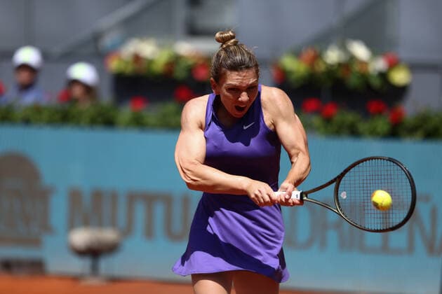 May 4, 2022, MADRID, MADRID, SPAIN: Simona Halep of Romania in action against Ons Jabeur of Tunisia during the Mutua Madrid Open 2022 celebrated at La Caja Magica on May 04, 2022, in Madrid, Spain. MADRID SPAIN - ZUMAa181 20220504_zaa_a181_076 Copyright: xOscarxJ.xBarrosox