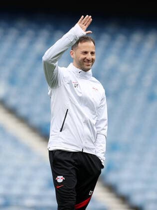 RB Leipzig Training 04 05 2022 Glasgow, 04 05 2022, Ibrox Stadium, Football, UEFA Europa League, Matchday 1, Training RB Leipzig before the semifinal , RB Leipzig vs Rangers FC Glasgow , In picture coach Domenico Tedesco, RB Leipzig , UEFA regulations prohibit any use of photographs as image sequences and or quasi video