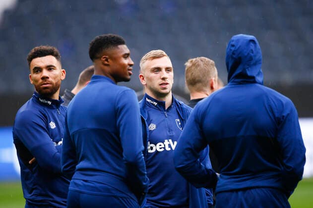 West Ham United Stadium Walk Around The West Ham players during the West Ham United Stadium Walk before the UEFA Europa League Semi-Final Second Leg match against Eintracht Frankfurt at the Deutsche Bank Park, Frankfurt Content Not Available For UK Newspapers Copyright: xPaulxChestertonx FIL-16874-0035 UK Newspapers OUT