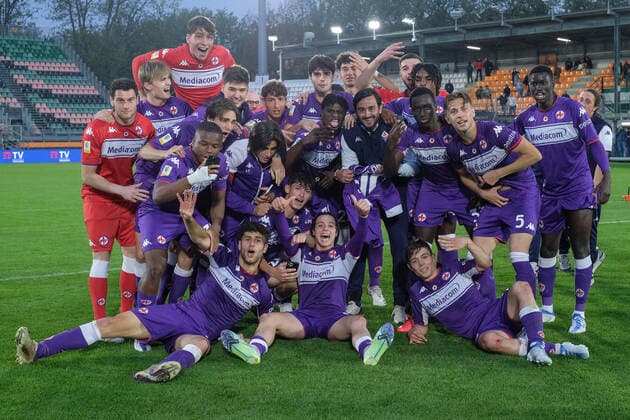 Photo Claudio Martinelli LaPresse May 4th, 2022 Venice, Italy soccer A.C.F. Fiorentina - Atalanta B.C. - Primavera TimVision Cup Final 2021 2022 - P.L. Penzo stadium. In the pic: A.C.F. Fiorentina Primavera players celebrate the win at the end of the match  Copyright: xClaudioxMartinelli LaPressex