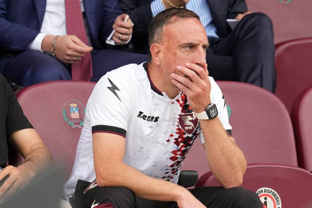 Sport Bilder des Tages SALERNO, ITALY – MAY 5: Franck Ribery of US Salernitana 1919 during the Serie A match between US Salernitana 1919 and Venezia FC at Stadio Arechi on May 5, 2022 in Salerno, Italy Copyright: xFOTOAGENZIAx