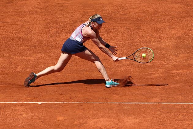 May 5, 2022, MADRID, MADRID, SPAIN: Ekaterina Alexandrova of Russia in action against Ons Jabeur of Tunisia during the Mutua Madrid Open 2022 celebrated at La Caja Magica on May 05, 2022, in Madrid, Spain. MADRID SPAIN - ZUMAa181 20220505_zaa_a181_156 Copyright: xOscarxJ.xBarrosox