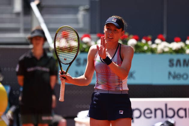 May 5, 2022, MADRID, MADRID, SPAIN: Ekaterina Alexandrova of Russia in action against Ons Jabeur of Tunisia during the Mutua Madrid Open 2022 celebrated at La Caja Magica on May 05, 2022, in Madrid, Spain. MADRID SPAIN - ZUMAa181 20220505_zaa_a181_163 Copyright: xOscarxJ.xBarrosox