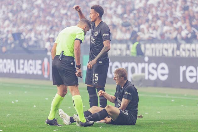UEFA Europa League, Eintracht Frankfurt vs West Ham United, Deutsche Bank Park, Frankfurt, 05 05 2022 Tuta Eintracht Frankfurt 35 Martin Hinteregger Eintracht Frankfurt 13 , Eintracht Frankfurt vs West Ham United, Frankfurt, Deutsche Bank Park, 5 5 2022 Copyright: xBEAUTIFULxSPORTS Gawlikx