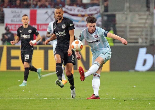 05 05 2022, xovx, soccer UEFA Europa League, semi-final, Eintracht Frankfurt West Ham United v l Djibril Sow Eintracht Frankfurt , Declan Rice West Ham United emspor Frankfurt