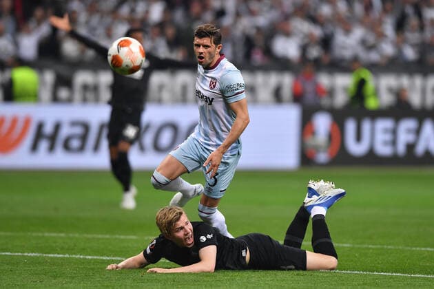 Soccer Europa League semifinal Eintracht Frankfurt West Ham United on 05 05 2022 at Deutsche Bank Park in Frankfurt Jens Petter Hauge Frankfurt , bottom Aaron Cresswell West Ham , top xHDx
