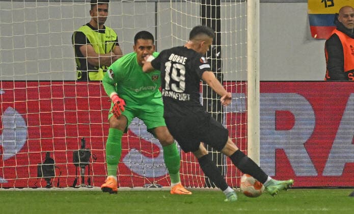 05 05 2022, xjhx, football UEFA Europa League 1 2 final , Eintracht Frankfurt West Ham United emspor, v l Rafael Borre, Rafael Santos Borre Maury Eintracht Frankfurt scores the Goal 1 0 DFL DFB REGULATIONS PROHIBIT ANY USE OF PHOTOGRAPHS as IMAGE SEQUENCES and or QUASI VIDEO Frankfurt