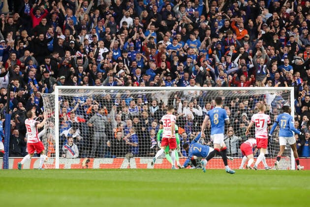 Glasgow Rangers RB Leipzig 05 05 2022 Glasgow, 05 05 2022, Ibrox Stadium, Football, Season 2021 2022, Europa League, Semi final, Glasgow Rangers RB Leipzig , In picture Goal for Glasgow, James Tavernier 2, Rangers scores 1 0 UEFA regulations prohibit any use of photographs as image sequences and or quasi video
