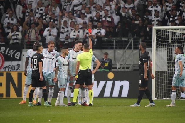 Foul by Aaron Cresswell West Ham United against Jens Petter Hauge Eintracht Frankfurt leads to red card against Aaron Cresswell West Ham United Frankfurt 05 05 2022 Eintracht Frankfurt vs West Ham United, UEFA Europa League, semi-final second leg