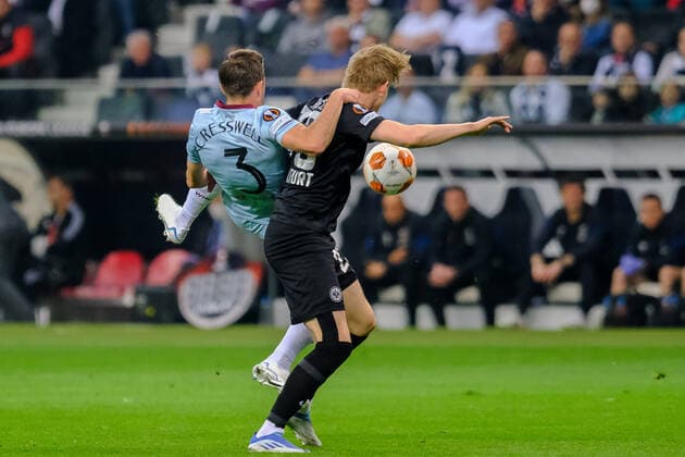 Foul Red card by Aaron Cresswell West Ham United, 3 to Jens Petter Hauge Eintracht Frankfurt, 23 , Eintracht Frankfurt vs West Ham United, soccer, Europa League, semifinals, second leg, 2021 2022 season, 05 05 2022, Eintracht Frankfurt vs West Ham United, soccer, Europa League, semifinals, second leg, 2021 2022 season, 05 05 2022 Frankfurt am Main, Germany Copyright: xEibner-Pressefotox EP_EER