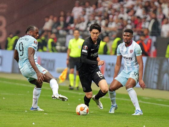 05 05 2022, xovx, soccer UEFA Europa League, semi-final, Eintracht Frankfurt West Ham United v l Michail Antonio West Ham United , Daichi Kamada Eintracht Frankfurt , Ben Johnson West Ham United emspor Frankfurt