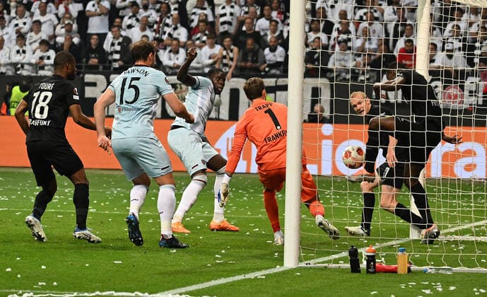 05 05 2022, xjhx, football UEFA Europa League 1 2 final , Eintracht Frankfurt West Ham United emspor, v l Evan Ndicka N Dicka N Dicka Eintracht Frankfurt clears on the line DFL DFB REGULATIONS PROHIBIT ANY USE OF PHOTOGRAPHS as IMAGE SEQUENCES and or QUASI VIDEO Frankfurt