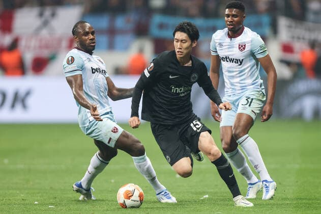 Eintracht Frankfurt West Ham United, UEFA Europa League Daichi Kamada Eintracht Frankfurt, 15 ahead of Michail Antonio West Ham United, 9 and Ben Johnson West Ham United, 31 UEFA Europa League semi-final second leg between Eintracht Frankfurt and West Ham United on 5 May 2022 at Deutsche Bank Park in Frankfurt am Main , Frankfurt am Main Hesse Germany Deutsche Bank Park