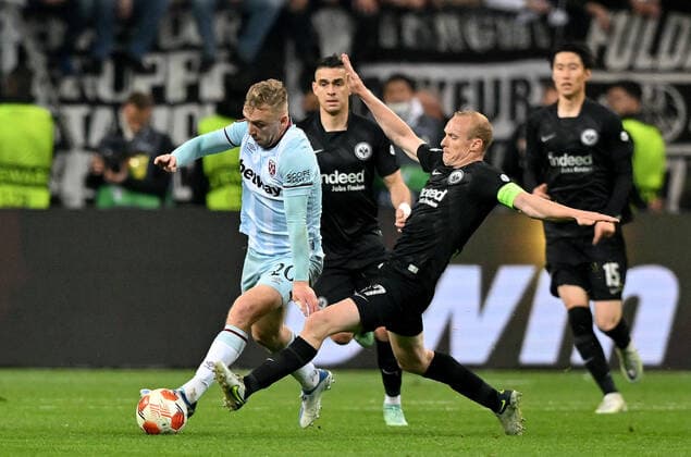 05 05 2022, xfux, football UEFA Europa League 1 2 final, Eintracht Frankfurt West Ham United, emonline, emspor, v l Jarrod Bowen West Ham United , Sebastian Rode Eintracht Frankfurt DFL DFB REGULATES PROHIBIT ANY USE OF PHOTOGRAPHS as IMAGE SEQUENCES and or QUASI VIDEO Frankfurt