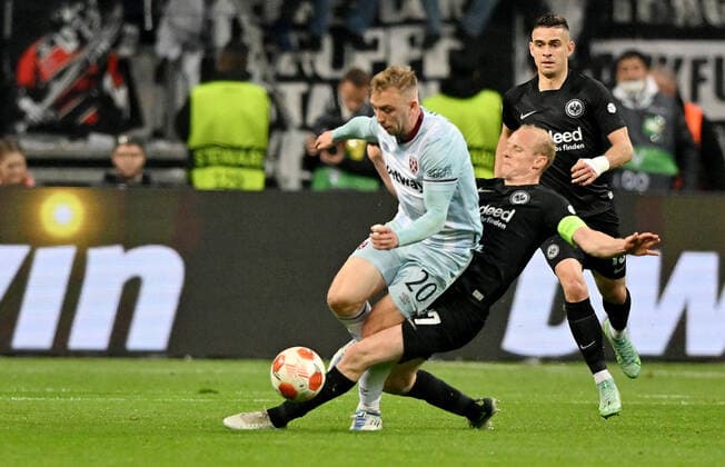 05 05 2022, xfux, football UEFA Europa League 1 2 final, Eintracht Frankfurt West Ham United, emonline, emspor, v l Jarrod Bowen West Ham United , Sebastian Rode Eintracht Frankfurt DFL DFB REGULATES PROHIBIT ANY USE OF PHOTOGRAPHS as IMAGE SEQUENCES and or QUASI VIDEO Frankfurt