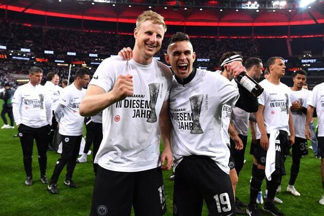 Soccer Europa League semifinal Eintracht Frankfurt West Ham United on 05 05 2022 at Deutsche Bank Park in Frankfurt Martin Hinteregger Frankfurt , left Rafael Borre Frankfurt , right celebrate the victory final entry with fans xHDx