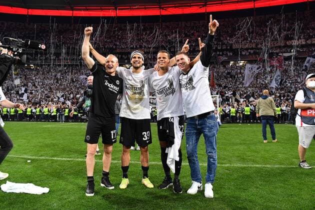 Soccer Europa League semifinal Eintracht Frankfurt West Ham United on 05 05 2022 at Deutsche Bank Park in Frankfurt V l n r Sebastian Rode Frankfurt , Goncalo Paciencia Frankfurt , Timothy Chandler Frankfurt , Christopher Lenz Frankfurt celebrate victory final entry final with fans xHDx