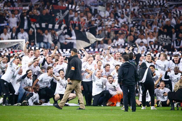Eintracht Frankfurt v West Ham United UEFA Europa League The Eintracht Frankfurt fans and the Eintracht Frankfurt fans celebrate victory at the end of the UEFA Europa League Semi-Final Second Leg match at the Deutsche Bank Park, Frankfurt Content Not Available For UK Newspapers Copyright: xPaulxChestertonx FIL-16873-0204 UK Newspapers OUT