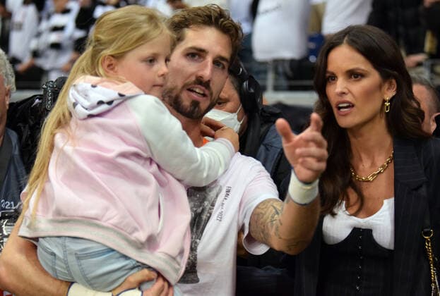 Kevin Trapp with girlfriend Izabel Goulart celebrate with daughter the Eintracht victory photographed on 05 5 2022 in Frankfurt at the soccer Europa League Cup , match Eintracht Frankfurt vs West Ham United DFL DFB REGULATIONS PROHIBIT ANY USE OF PHOTOGRAPHS as IMAGE SEQUENCES and or QUASI VIDEO