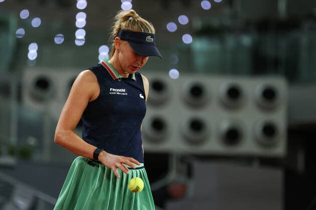 May 6, 2022, MADRID, MADRID, SPAIN: Jil Teichmann of Switzerland in action against Jessica Pegula of United States during the Mutua Madrid Open 2022 celebrated at La Caja Magica on May 05, 2022, in Madrid, Spain. MADRID SPAIN - ZUMAa181 20220506_zaa_a181_057 Copyright: xOscarxJ.xBarrosox