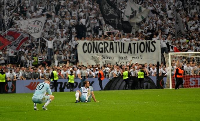 Mandatory Credit: Photo by Arfa Griffiths West Ham United Shutterstock (12924596l) Despair at the final whistle for Jarrod Bowen and Craig Dawson of West Ham United in action Eintracht Frankfurt v West Ham United, UEFA Europa League, Semi-Final Second Leg, Deutschland Stadium, Frankfurt, Germany - 05 May 2022 EDITORIAL USE ONLY No use with unauthorised audio, video, data, fixture lists, club league logos or live services. Online in-match use limited to 120 images, no video emulation. No use in betting, games or single club league player publications. Eintracht Frankfurt v West Ham United, UEFA Europa League, Semi-Final Second Leg, Deutschland Stadium, Frankfurt, Germany - 05 May 2022 EDITORIAL USE ONLY No use with unauthorised audio, video, data, fixture lists, club league logos or live services. Online in-match use limited to 120 images, no video emulation. No use in betting, games or single club league player publications. Copyright: xArfaxGriffiths WestxHamxUnited Shutterstockx 12924596l