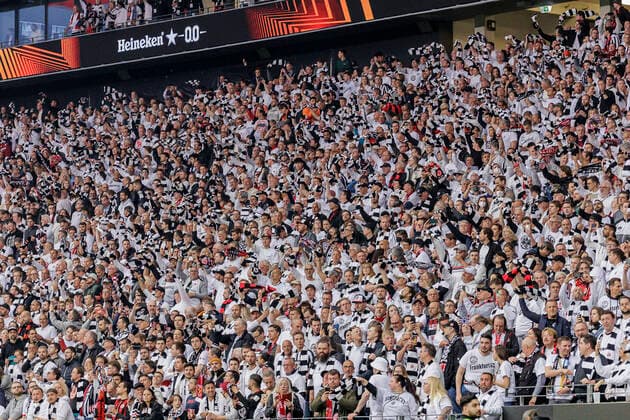 UEFA Europa League, Eintracht Frankfurt vs West Ham United, Deutsche Bank Park, Frankfurt, 05 05 2022 Eintrach fans wave the striped scarves, Eintracht Frankfurt vs West Ham United, Frankfurt, Deutsche Bank Park, 5 5 2022 Copyright: xBEAUTIFULxSPORTS Gawlikx