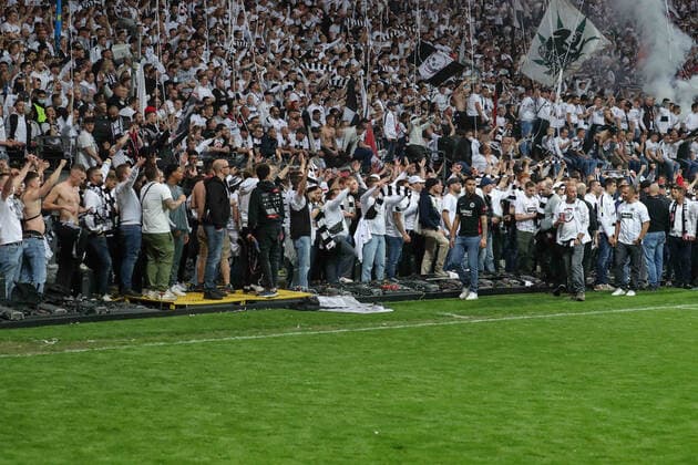 Soccer Europa League semifinal Eintracht Frankfurt West Ham United on 05 05 2022 at Deutsche Bank Park in Frankfurt Platzsturm of Eintracht fans, here are the fans on the sidelines UR