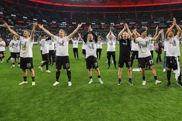 Soccer Europa League semifinal Eintracht Frankfurt West Ham United on 05 05 2022 at Deutsche Bank Park in Frankfurt Goncalo Paciencia Frankfurt 39 , Martin Hinteregger Frankfurt 13 , Rafael Santos Borre Frankfurt 19 , Sebastian Rode Frankfurt 17 , Aymen Barkok Frankfurt 27 , Timothy Chandler Frankfurt 22 are happy about the entry into the final UR