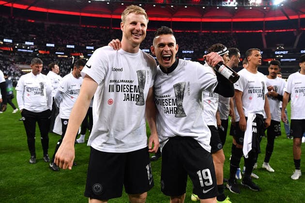 Soccer Europa League semifinal Eintracht Frankfurt West Ham United on 05 05 2022 at Deutsche Bank Park in Frankfurt Martin Hinteregger Frankfurt , left Rafael Borre Frankfurt , right xHDx