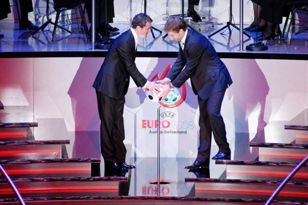 FINAL DRAW FOR EURO 08 Draw of the group matches for the European Football Championship 2008 on Sunday 02 12 07 at the Culture and Convention Center KKL in Lucerne The two national team captains of the host countries, Alexander Frei l and Andreas Ivanschitz r Lucerne Lucerne Switzerland Suisse Svizzera Switzerland  Copyright: Ex-PressxMarkusxFortex MFO20071202_14