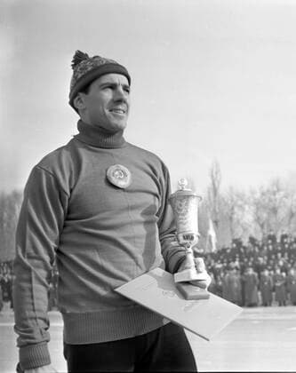 Soviet skater Rafael Grach 5681031 28.10.1960 Rafael Grach, a Soviet skater, bronze medalist of the eighth Olympic Games, Olympische Spiele, Olympia, OS 1960, Squaw Valley, the US at the 500 m event and the USSR champion at the same-distance event. Iosif Budnevich Moscow Russia  Copyright: xIosifxBudnevichx