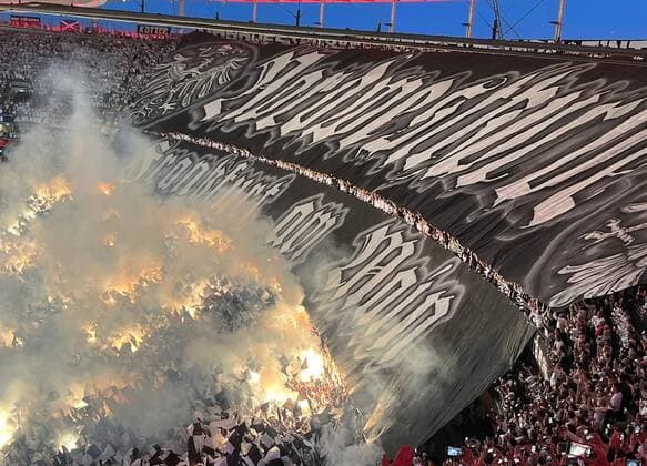 05 05 2022Frankfurt am Main, Deutsche Bank Park Football, UEFA Europa League semifinal Eintracht Frankfurt West Ham United seen from above Choreography of Ultras fans from the northwest curve disappears in the smoke of Bengalos emspor, DFL regulations prohibit any use of photographs as image sequences and or quasi video