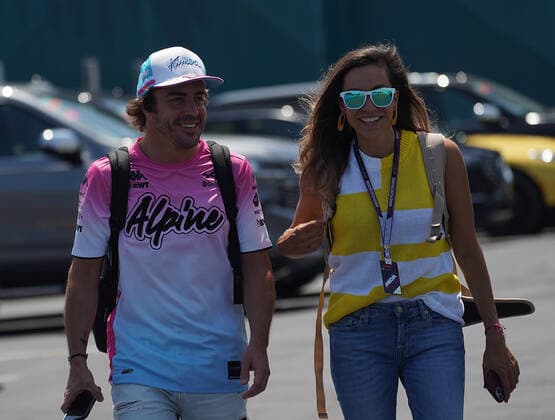FORMULA 1 CRYPTO COM MIAMI GRAND PRIX 06 05 2022, Miami International Autodrome, Miami, FORMULA 1 CRYPTO COM MIAMI GRAND PRIX ,in picture Fernando Alonso ESP , Alpine F1 Team with new girlfriend Andrea Schlager nordphotoxGmbHx xBratic nph00250